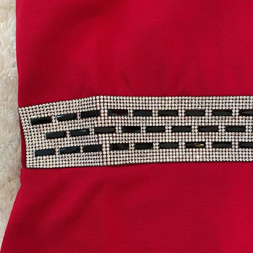 Red dress - Picture 2 of 5